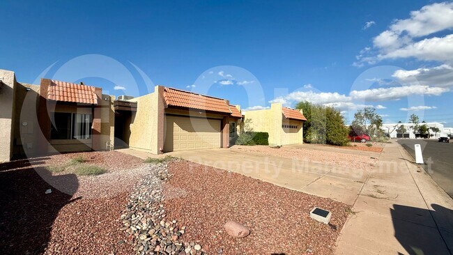 538 W Oxford Dr Tempe, AZ 85283 photo 3
