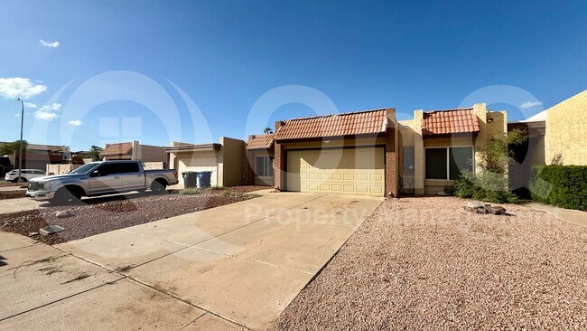 538 W Oxford Dr Tempe, AZ 85283 photo 2