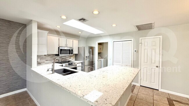 538 W Oxford Dr Tempe, AZ 85283 photo 5