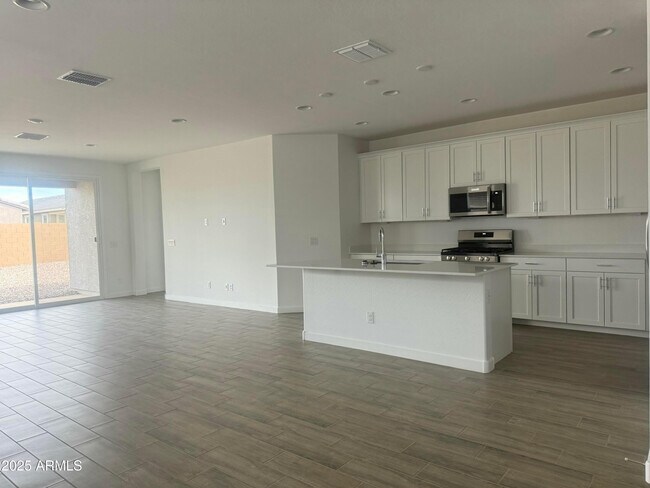 2890 E Frontiersman Ln San Tan Valley, AZ 85140 photo 3