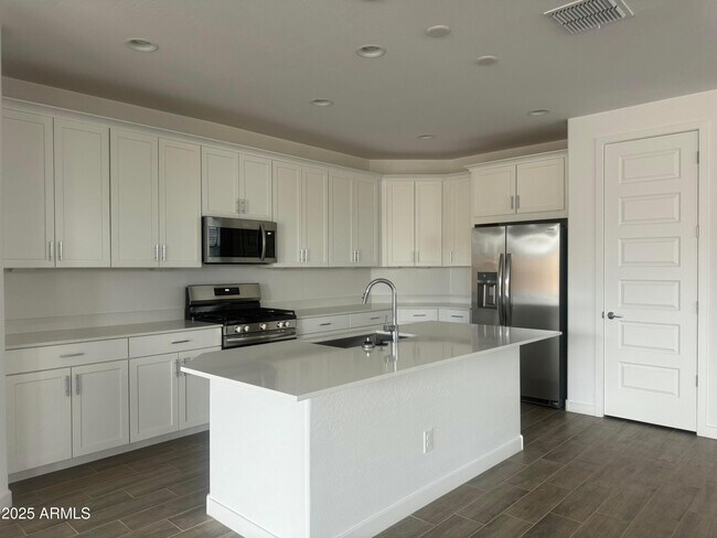 2890 E Frontiersman Ln San Tan Valley, AZ 85140 photo 5