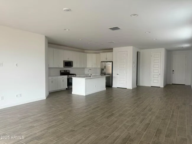 2890 E Frontiersman Ln San Tan Valley, AZ 85140 photo 4