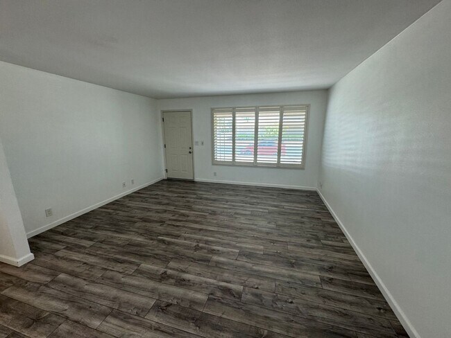 548 S Nassau Mesa, AZ 85206 photo 3