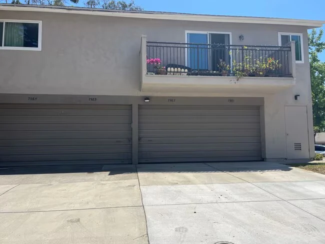 7987 Camino Huerta San Diego, CA 92122 photo 2