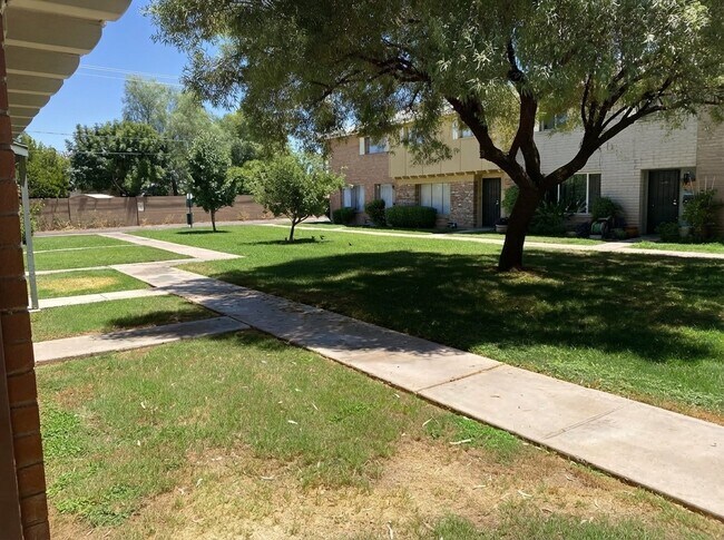 4809 S Mill Ave photo 3