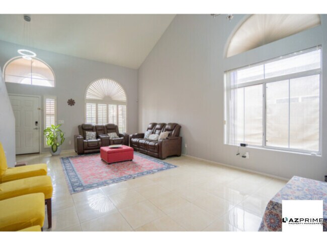 4613 E Desert Cactus St Phoenix, AZ 85032 photo 4