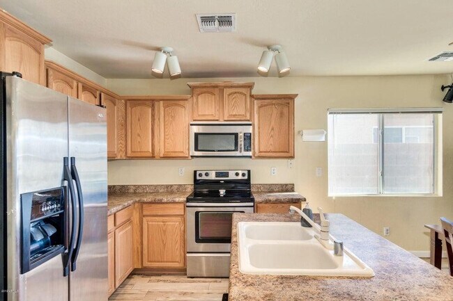 11591 W Cheryl Dr Youngtown, AZ 85363 photo 4
