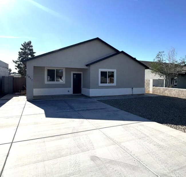 2057 E Orange St. unit A