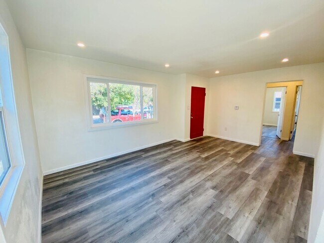 3522-3524 45th St San Diego, CA 92105 photo 2