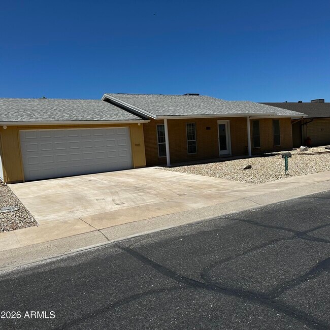 10024 W Denham Dr Sun City, AZ 85351 photo 2