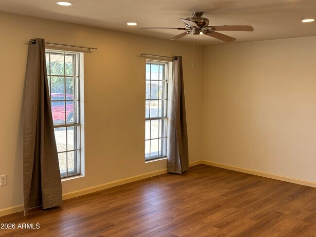 10024 W Denham Dr Sun City, AZ 85351 photo 5