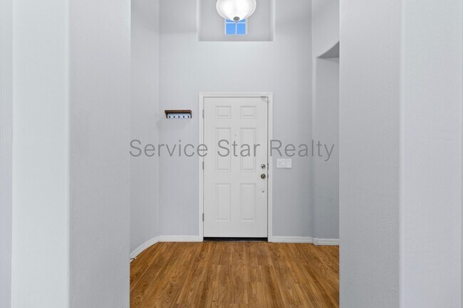 749 E Harwell Rd Phoenix, AZ 85042 photo 4