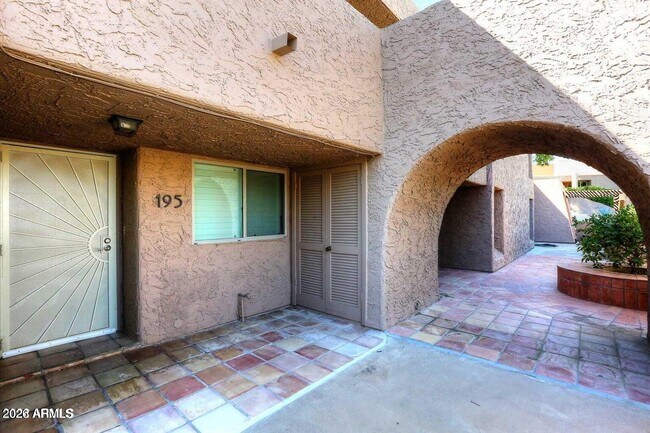 7420 N Vía Camello Del Norte Scottsdale, AZ 85258 photo 2