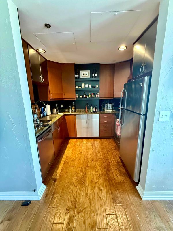 702 Ash St San Diego, CA 92101 photo 5