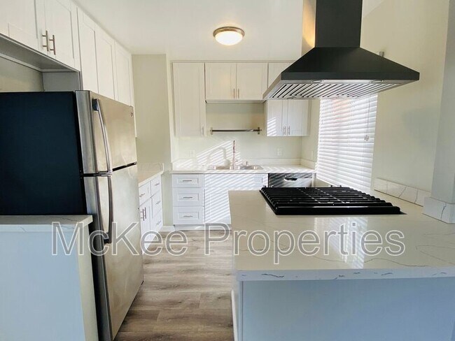 220 Fir St San Diego, CA 92101 photo 4