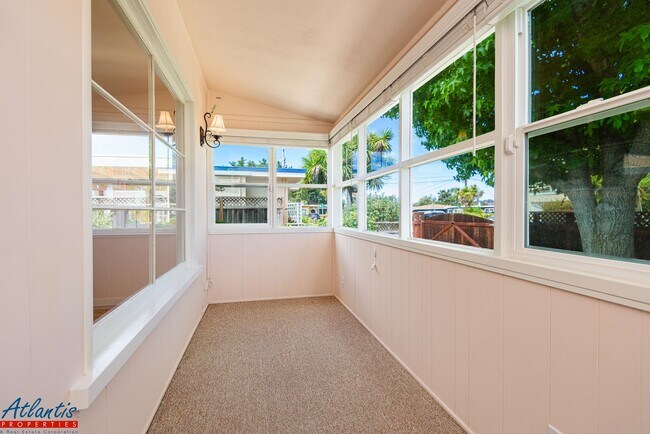 525 Laverne Ave photo 5