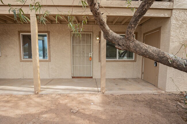127 S Outpost Rd Apache Junction, AZ 85119 photo 4