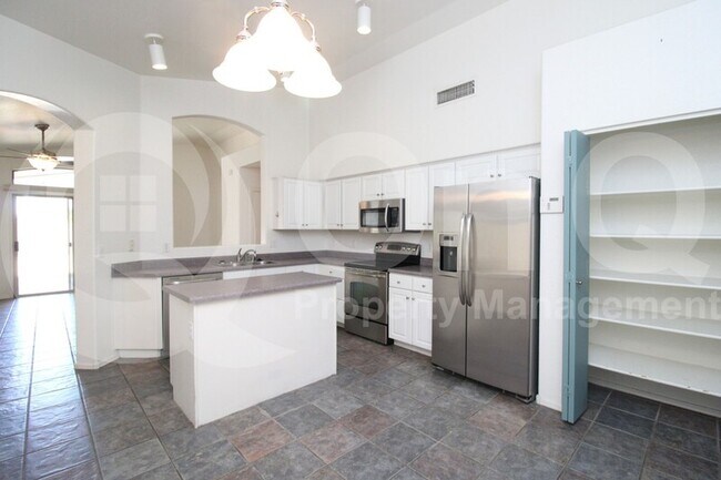 1320 S Porter St Gilbert, AZ 85296 photo 4