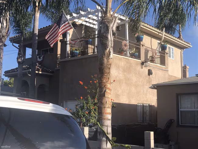 4437 Dwight St San Diego, CA 92105 photo 2