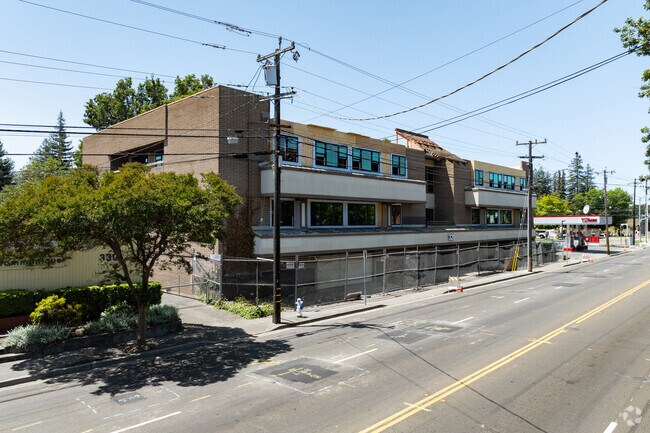 495 Sonoma Avenue (placement) photo 2