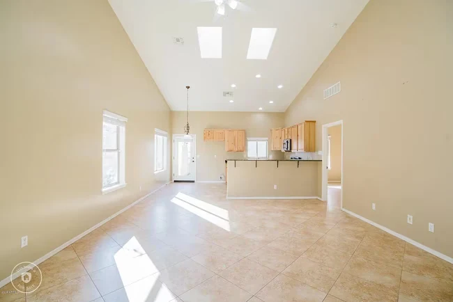 8971 W Northview Ave Glendale, AZ 85305 photo 2