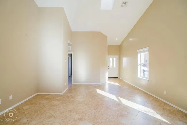 8971 W Northview Ave Glendale, AZ 85305 photo 3