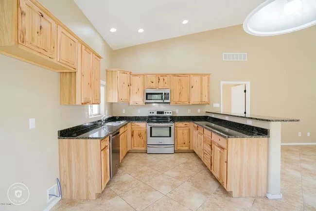 8971 W Northview Ave Glendale, AZ 85305 photo 4