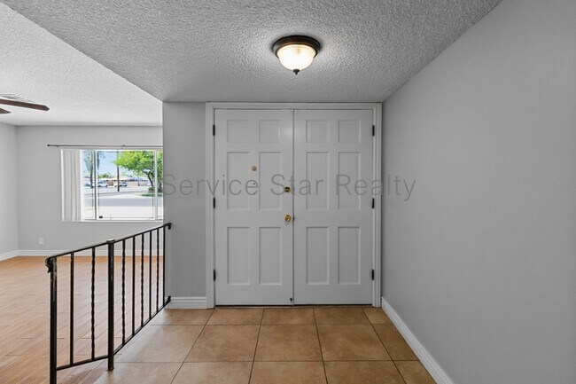 3455 W Kaler Dr Phoenix, AZ 85051 photo 4