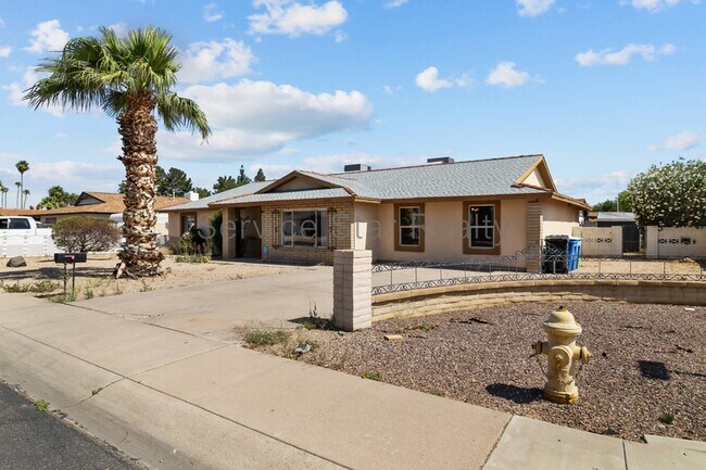 3455 W Kaler Dr Phoenix, AZ 85051 photo 2