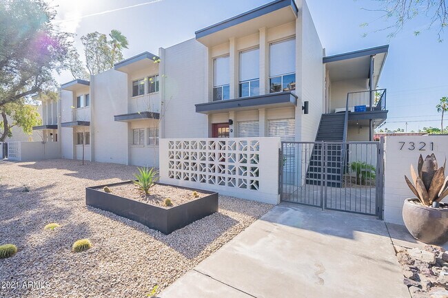 7321 E Northland Dr Scottsdale, AZ 85251 photo 2