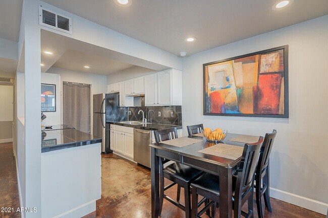 7321 E Northland Dr Scottsdale, AZ 85251 photo 4