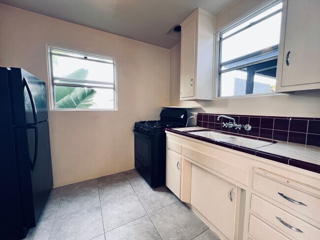 1688 Guy St San Diego, CA 92103 photo 5