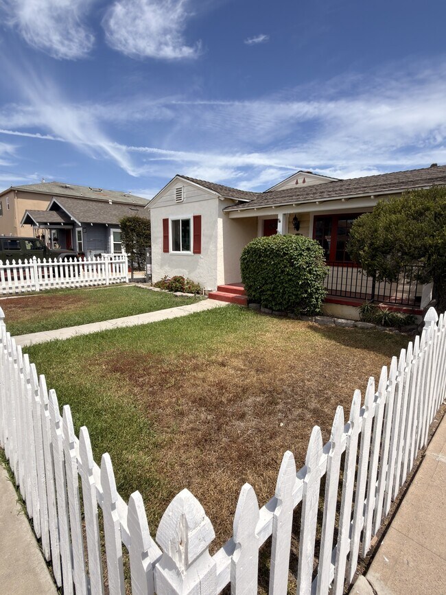 4577 32nd St San Diego, CA 92116 photo 2