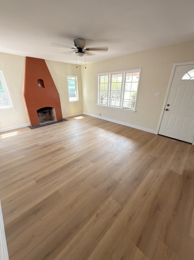 4577 32nd St San Diego, CA 92116 photo 3