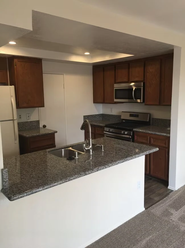 6985 Camino Revueltos San Diego, CA 92111 photo 2
