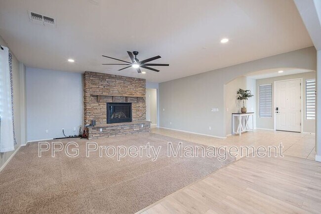 18465 W Desert Ln Surprise, AZ 85388 photo 4