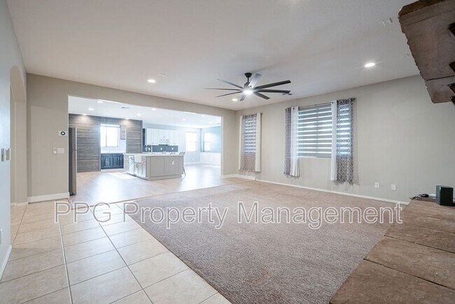 18465 W Desert Ln Surprise, AZ 85388 photo 3