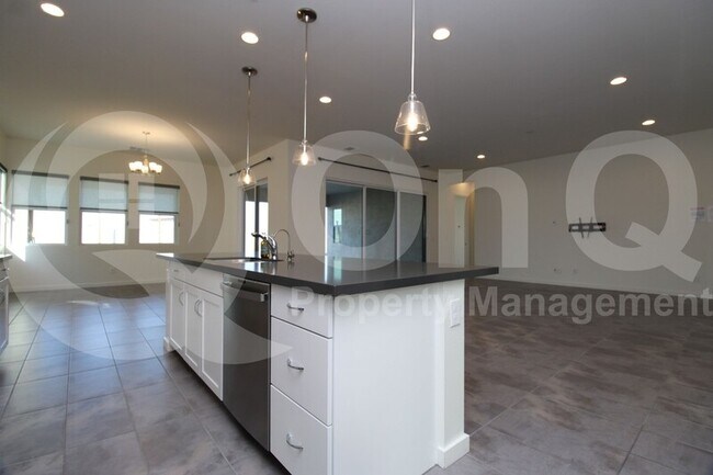 1222 E La Mirada Dr Phoenix, AZ 85042 photo 5