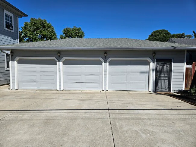 523 W 6th St Antioch, CA 94509 photo 2