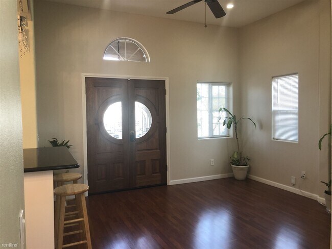 4437 Dwight St San Diego, CA 92105 photo 3