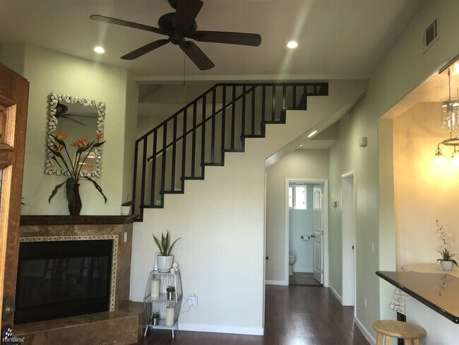 4437 Dwight St San Diego, CA 92105 photo 2