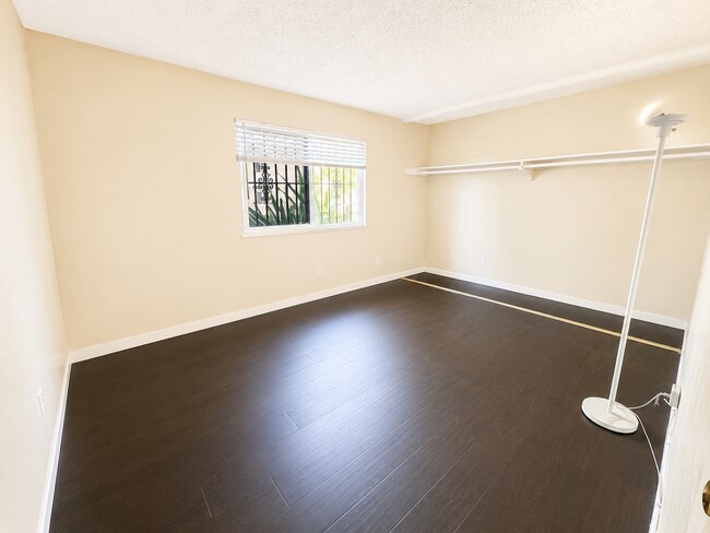 4267 44th St San Diego, CA 92115 photo 4