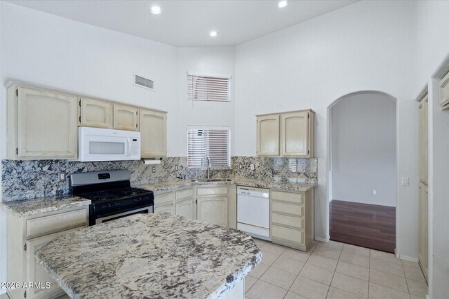 15251 W Verde Ln Goodyear, AZ 85395 photo 5