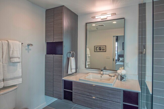100 W Portland St Phoenix, AZ 85003 photo 4