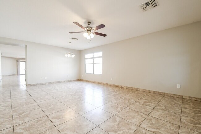 2768 W San Carlos Ln San Tan Valley, AZ 85142 photo 4