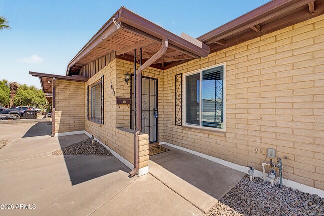 1623 E Del Rio Dr Tempe, AZ 85282 photo 2
