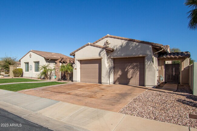 885 W Palo Brea Litchfield Park, AZ 85340 photo 4