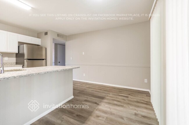 3223 W Acapulco Ln Phoenix, AZ 85053 photo 5