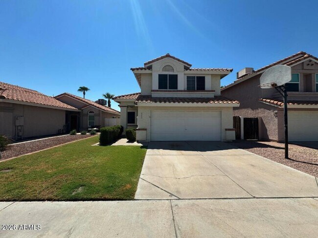 4053 E Woodland Dr photo 2