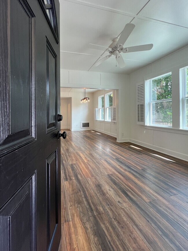 934 Clinton St Napa, CA 94559 photo 5